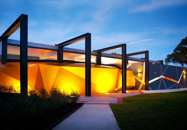 Kardinia Exterior